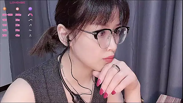 Snapshot of Lucky-xiuxiu chatting on 10-14-25, 03:23 Lucky-xiuxiu online show from 10-14-25, 03:23