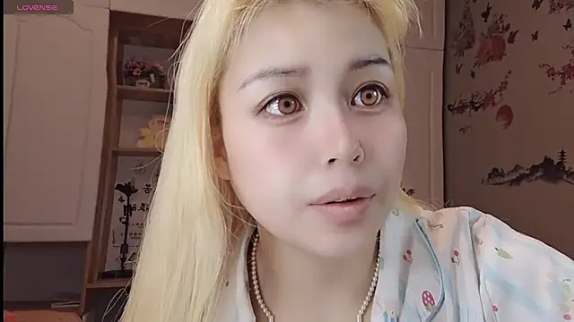 Snapshot of Lucky-xiuxiu chatting on 02-25-25, 03:42 Lucky-xiuxiu online show from 02-25-25, 03:42