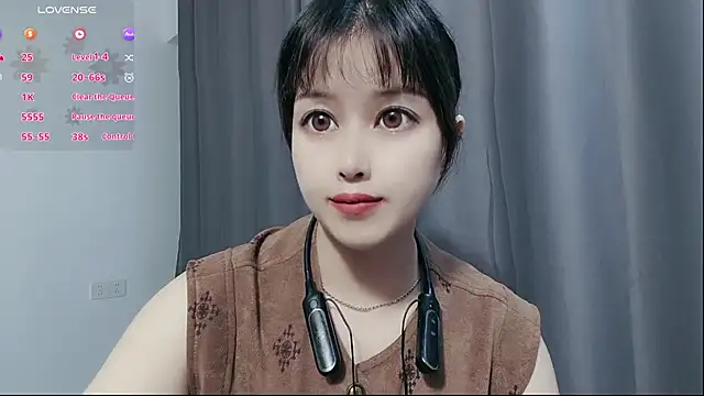 Snapshot of Lucky-xiuxiu chatting on 10-18-25, 02:41 Lucky-xiuxiu online show from 10-18-25, 02:41