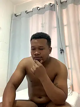 Snapshot of MrtRoberth chatting on 09-21-25, 04:45 MrtRoberth online show from 09-21-25, 04:45