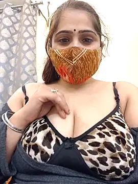 shreya1765 online show from 12-18-25, 04:17