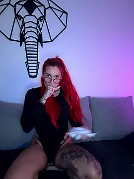 Mia-Fuchs online show from 09-29-25, 05:36