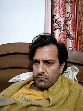 Snapshot of MAGNETICDADDY8 chatting on 03-22-26, 06:42 MAGNETICDADDY8 online show from 03-22-26, 06:42