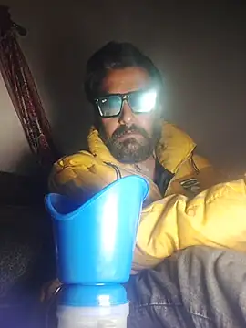 Snapshot of MAGNETICDADDY8 chatting on 01-18-26, 10:51 MAGNETICDADDY8 online show from 01-18-26, 10:51