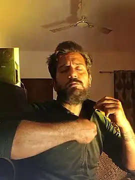 MAGNETICDADDY8 online show from 12-18-25, 05:17