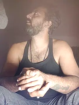 MAGNETICDADDY8 online show from 12-17-25, 01:32