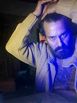 Snapshot of MAGNETICDADDY8 chatting on 01-18-26, 10:57 MAGNETICDADDY8 online show from 01-18-26, 10:57