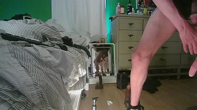 Snapshot of SadCatDaddy chatting on 05-19-26, 06:48 SadCatDaddy online show from 05-19-26, 06:48