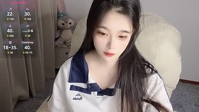 Snapshot of YUAN-- chatting on 01-10-25, 09:55 YUAN-- online show from 01-10-25, 09:55