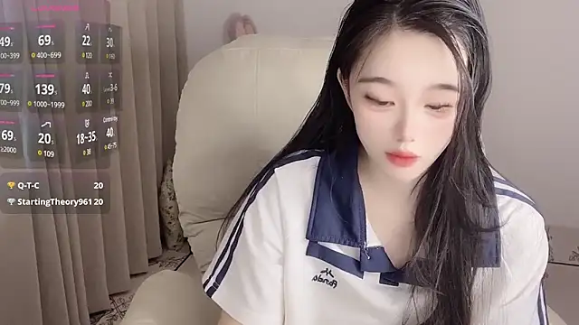 Snapshot of YUAN-- chatting on 02-14-25, 12:09 YUAN-- online show from 02-14-25, 12:09