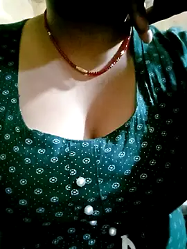 Snapshot of karishma736 chatting on 01-14-25, 09:45 karishma736 online show from 01-14-25, 09:45