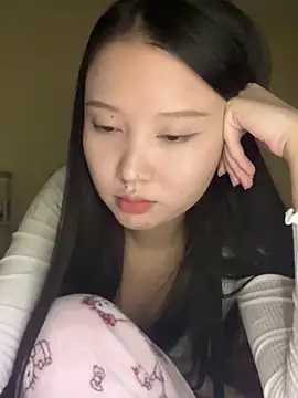 Snapshot of michikami18 chatting on 01-14-25, 08:26 michikami18 online show from 01-14-25, 08:26