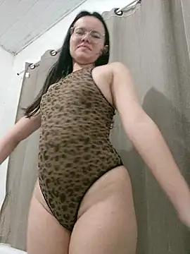 Snapshot of camillebr chatting on 10-03-25, 11:39 camillebr online show from 10-03-25, 11:39