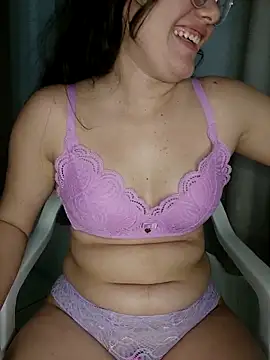 Snapshot of camillebr chatting on 10-06-25, 08:31 camillebr online show from 10-06-25, 08:31