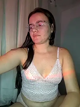 Snapshot of camillebr chatting on 05-14-26, 12:29 camillebr online show from 05-14-26, 12:29