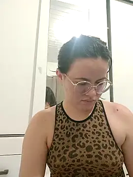 Snapshot of camillebr chatting on 12-16-25, 12:04 camillebr online show from 12-16-25, 12:04