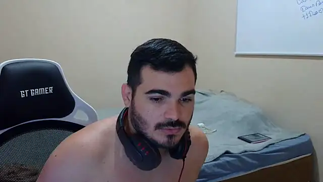 Snapshot of camillebr chatting on 03-14-25, 10:39 camillebr online show from 03-14-25, 10:39