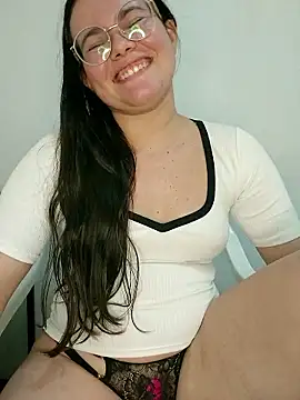 Snapshot of camillebr chatting on 01-14-26, 12:36 camillebr online show from 01-14-26, 12:36