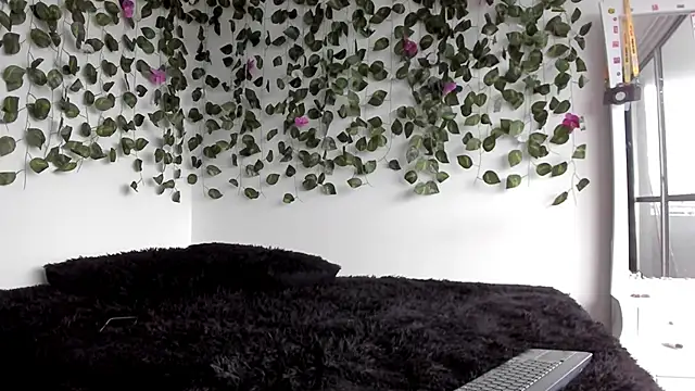 Laurensmith9 online show from 03-08-26, 12:52