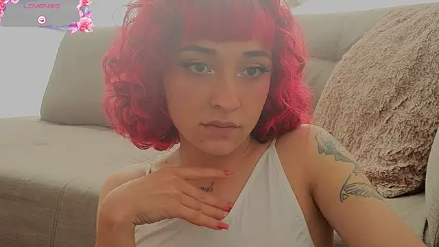 Snapshot of NickiYoung chatting on 06-17-26, 07:13 NickiYoung online show from 06-17-26, 07:13
