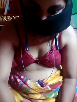 Snapshot of YourHotRandi chatting on 10-03-25, 06:31 YourHotRandi online show from 10-03-25, 06:31