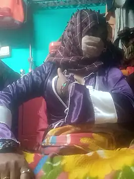 Snapshot of YourHotRandi chatting on 01-07-26, 05:51 YourHotRandi online show from 01-07-26, 05:51