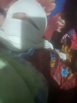 Snapshot of YourHotRandi chatting on 01-04-25, 06:51 YourHotRandi online show from 01-04-25, 06:51