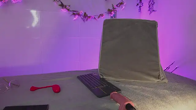 bri cullen online show from 09-24-25, 03:07