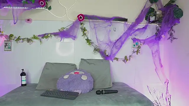 bri cullen online show from 10-24-25, 02:43