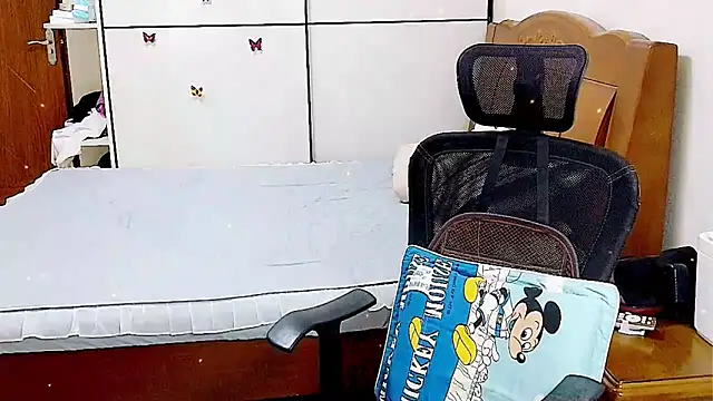 Strawberry baby online show from 09-26-25, 06:53