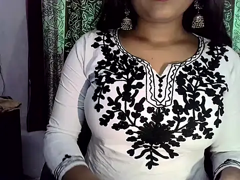 SIYA MAVI online show from 11-15-25, 04:05