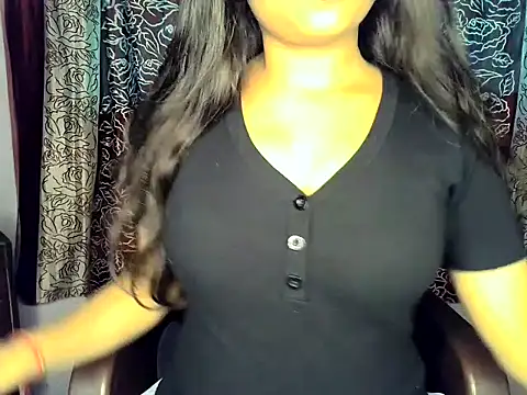 Snapshot of SIYA_MAVI chatting on 09-15-25, 04:24 SIYA MAVI online show from 09-15-25, 04:24
