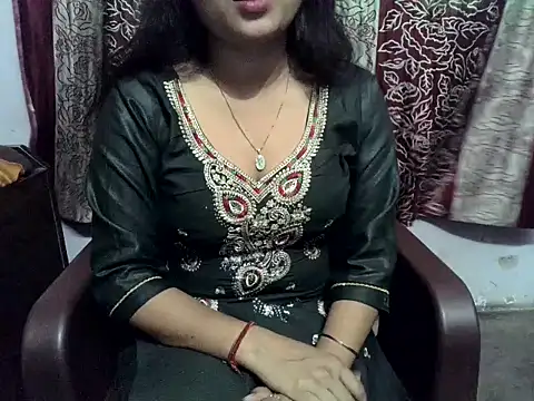 Snapshot of SIYA_MAVI chatting on 04-25-26, 02:25 SIYA MAVI online show from 04-25-26, 02:25