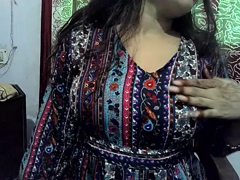 Snapshot of SIYA_MAVI chatting on 10-23-25, 05:06 SIYA MAVI online show from 10-23-25, 05:06