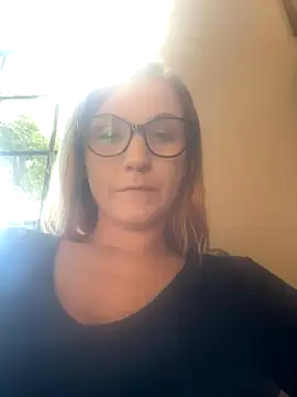 Snapshot of Kitty_DaCocks chatting on 10-18-25, 08:00 Kitty DaCocks online show from 10-18-25, 08:00