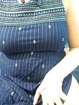 Snapshot of mallupriyapriya chatting on 06-29-26, 05:47 mallupriyapriya online show from 06-29-26, 05:47