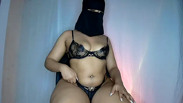 Amira bayby online show from 02-16-26, 05:44