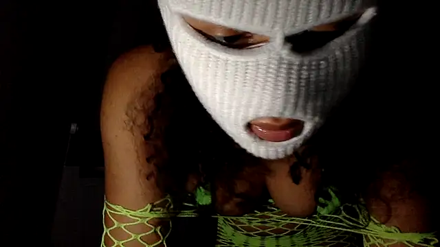 Snapshot of Amira_bayby chatting on 01-12-25, 04:29 Amira bayby online show from 01-12-25, 04:29