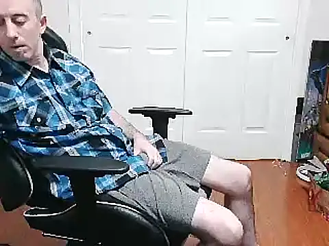 Snapshot of drummer9 chatting on 01-01-25, 12:00 drummer9 online show from 01-01-25, 12:00