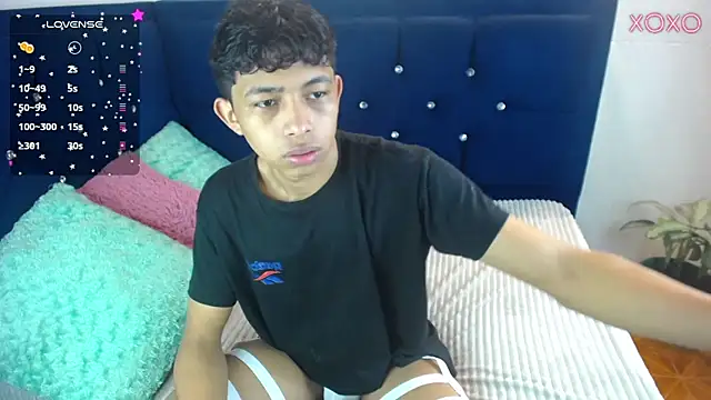 twinkmilk  online show from 03-20-25, 12:32