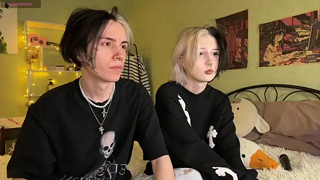 Snapshot of VeryRare_TwinS chatting on 10-08-25, 07:47 VeryRare TwinS online show from 10-08-25, 07:47