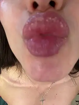 Maddy Jones online show from 03-03-25, 04:15