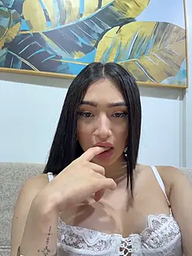 Snapshot of Maddy_Jones chatting on 07-12-26, 02:34 Maddy Jones online show from 07-12-26, 02:34