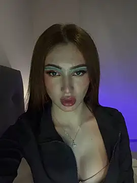 Maddy Jones online show from 10-31-25, 03:36