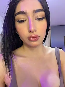 Snapshot of Maddy_Jones chatting on 05-29-26, 04:18 Maddy Jones online show from 05-29-26, 04:18