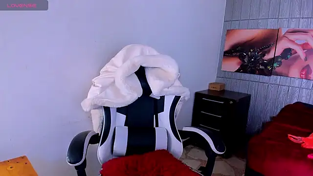 Anniee x online show from 05-25-26, 12:48