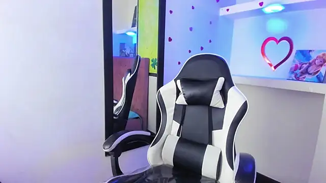 Anniee x online show from 05-10-26, 12:09