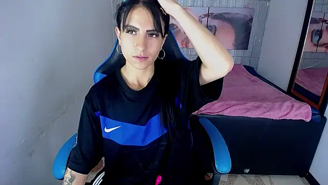 Snapshot of Anniee_x chatting on 09-29-25, 12:33 Anniee x online show from 09-29-25, 12:33