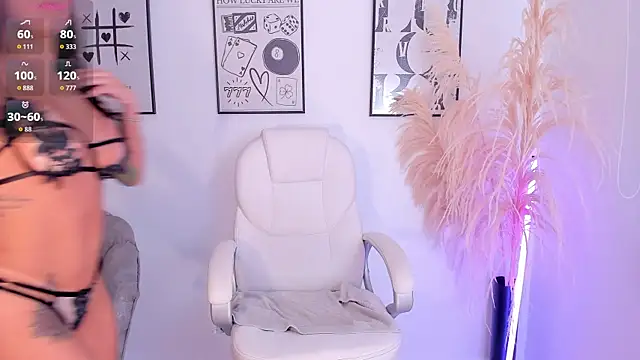 NiiaEvanss online show from 10-22-25, 01:21