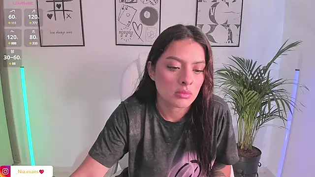 NiiaEvanss online show from 03-21-25, 01:23